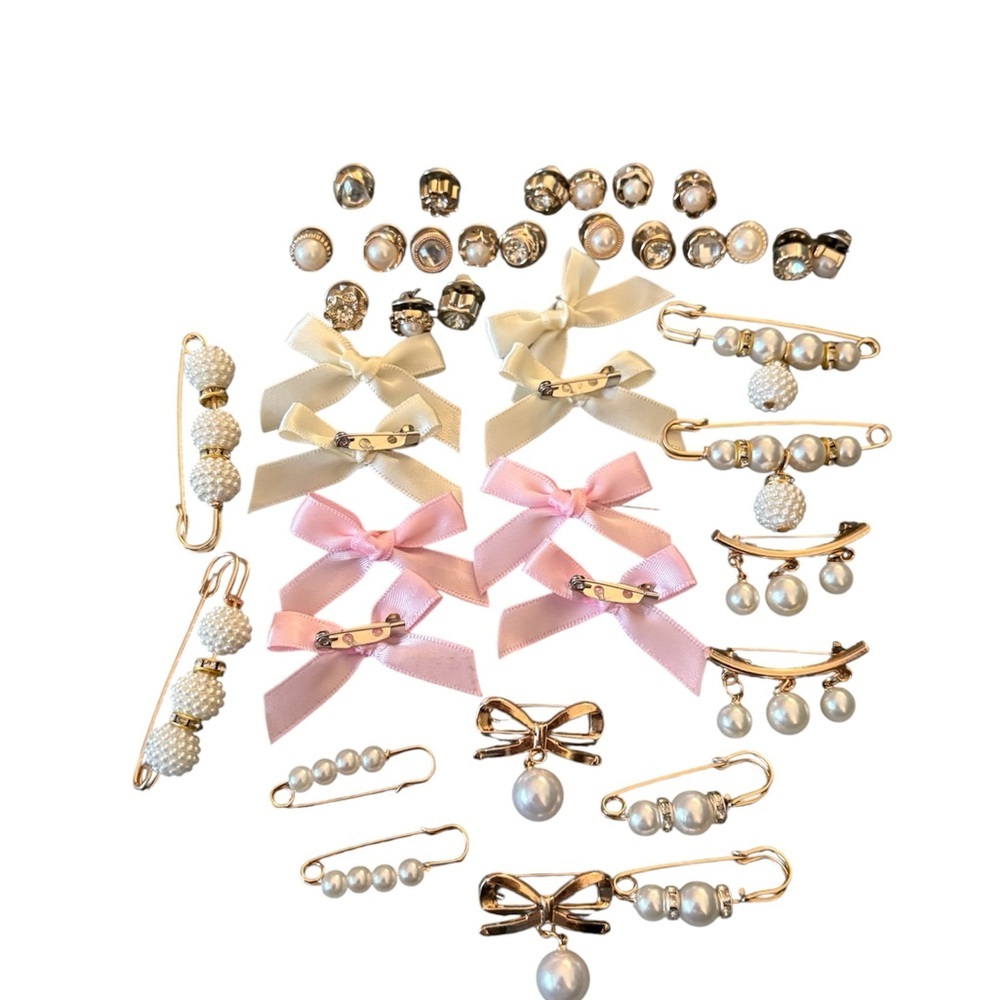 Set of 40 Shoe and Sock Pins with Rhinestones, Bows and Faux Pearls - Picture 8 of 10